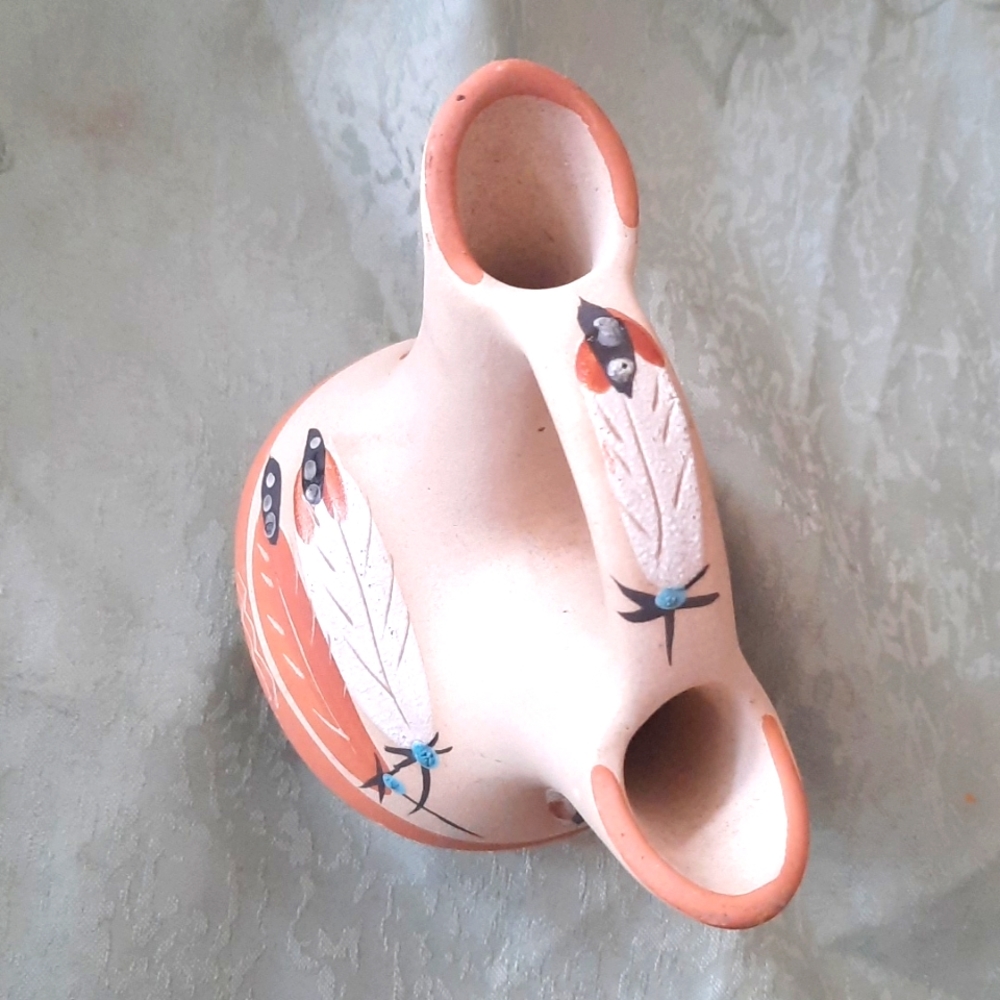 Pottery (Native American) - Picture 3 of 6